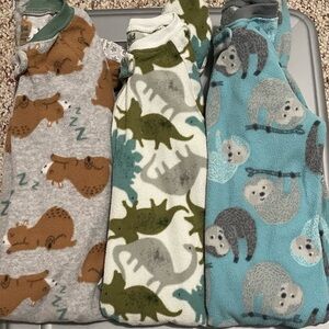 Bundle of 3 fleece Carters sleep and play pajamas